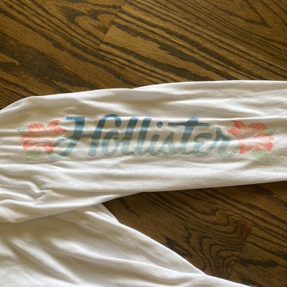 Hollister Logo White Long Sleeve Top - Picture 3 of 5